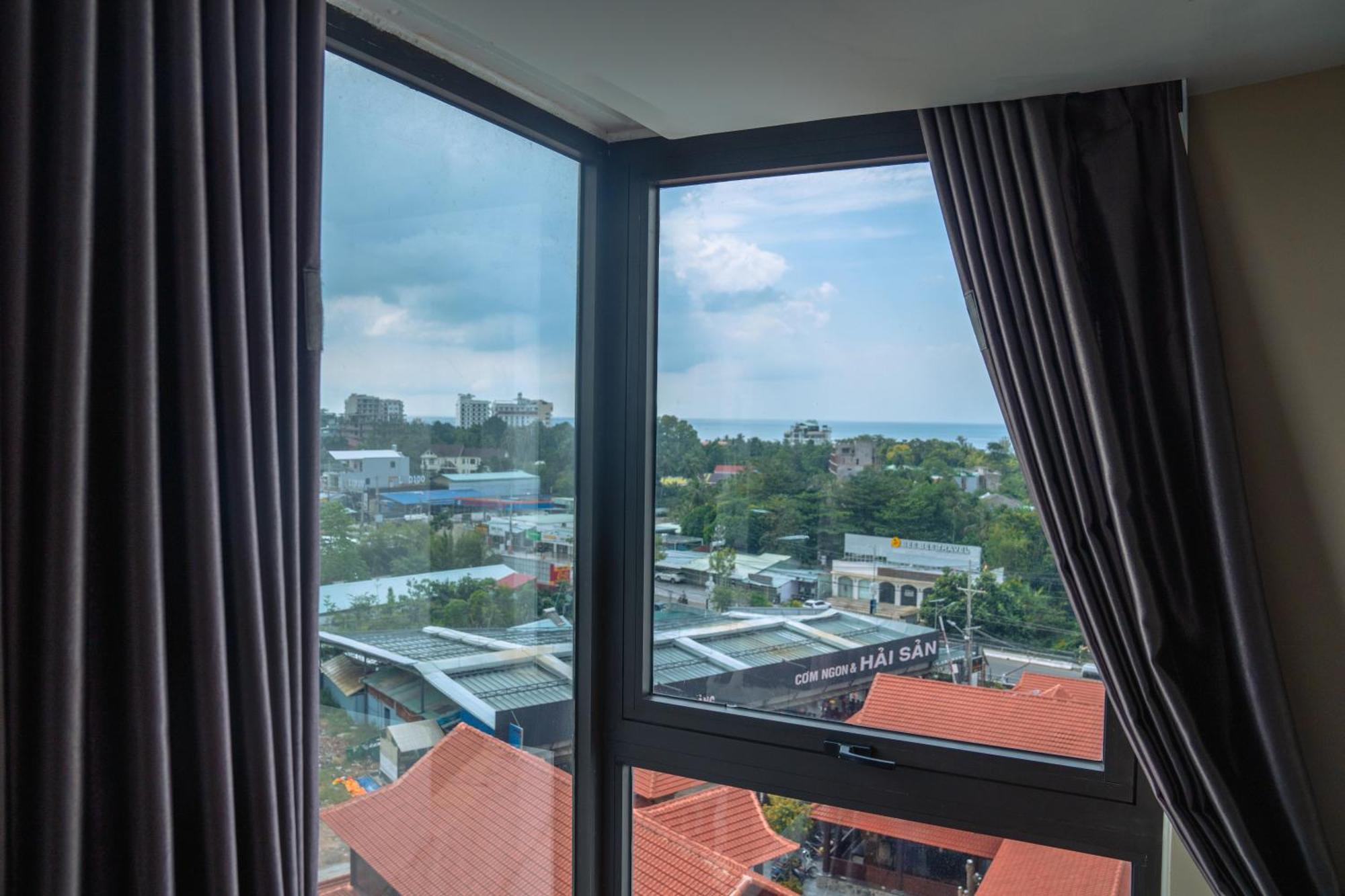 Golden Daisy Hotel Phu Quoc Exterior photo
