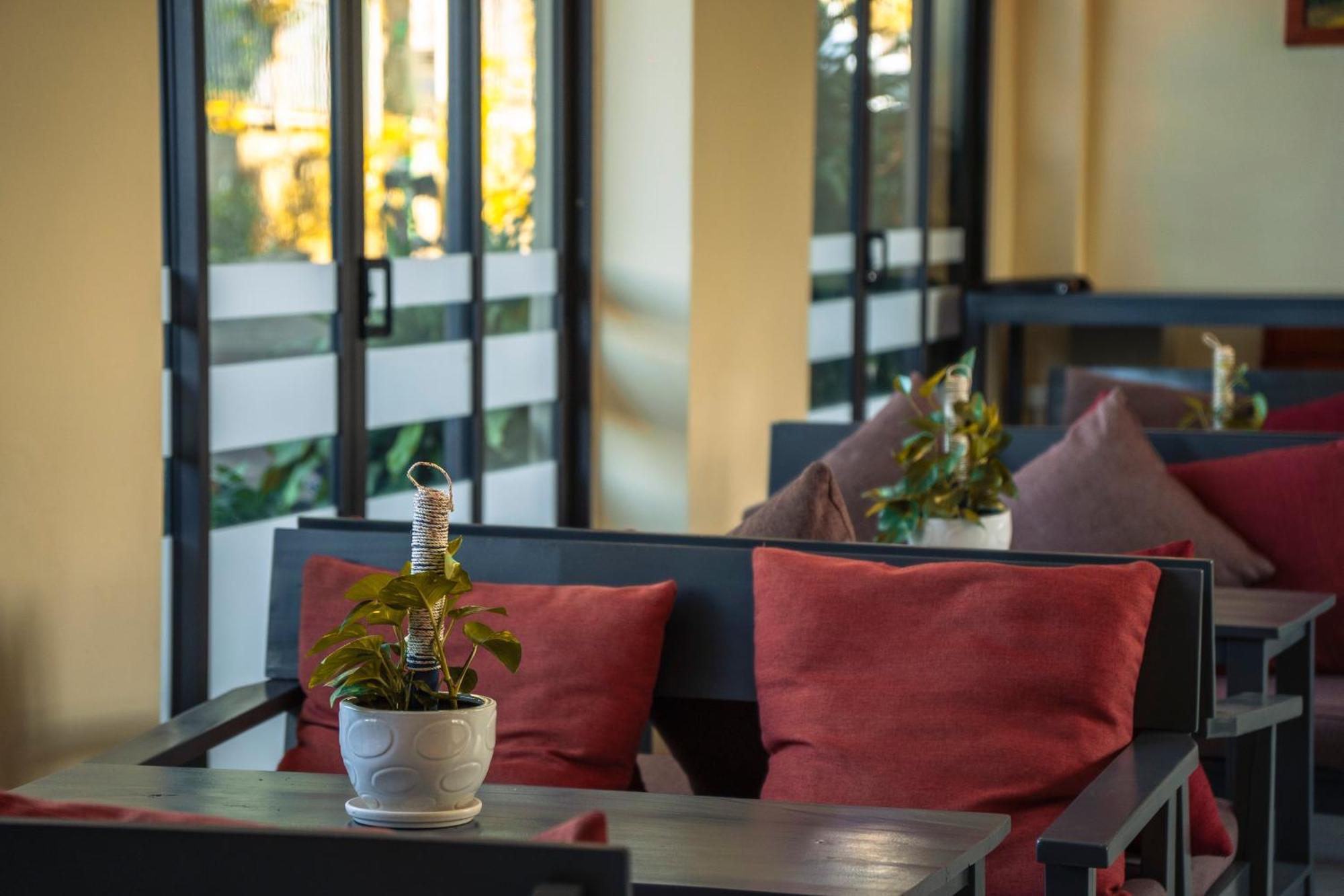 Golden Daisy Hotel Phu Quoc Exterior photo