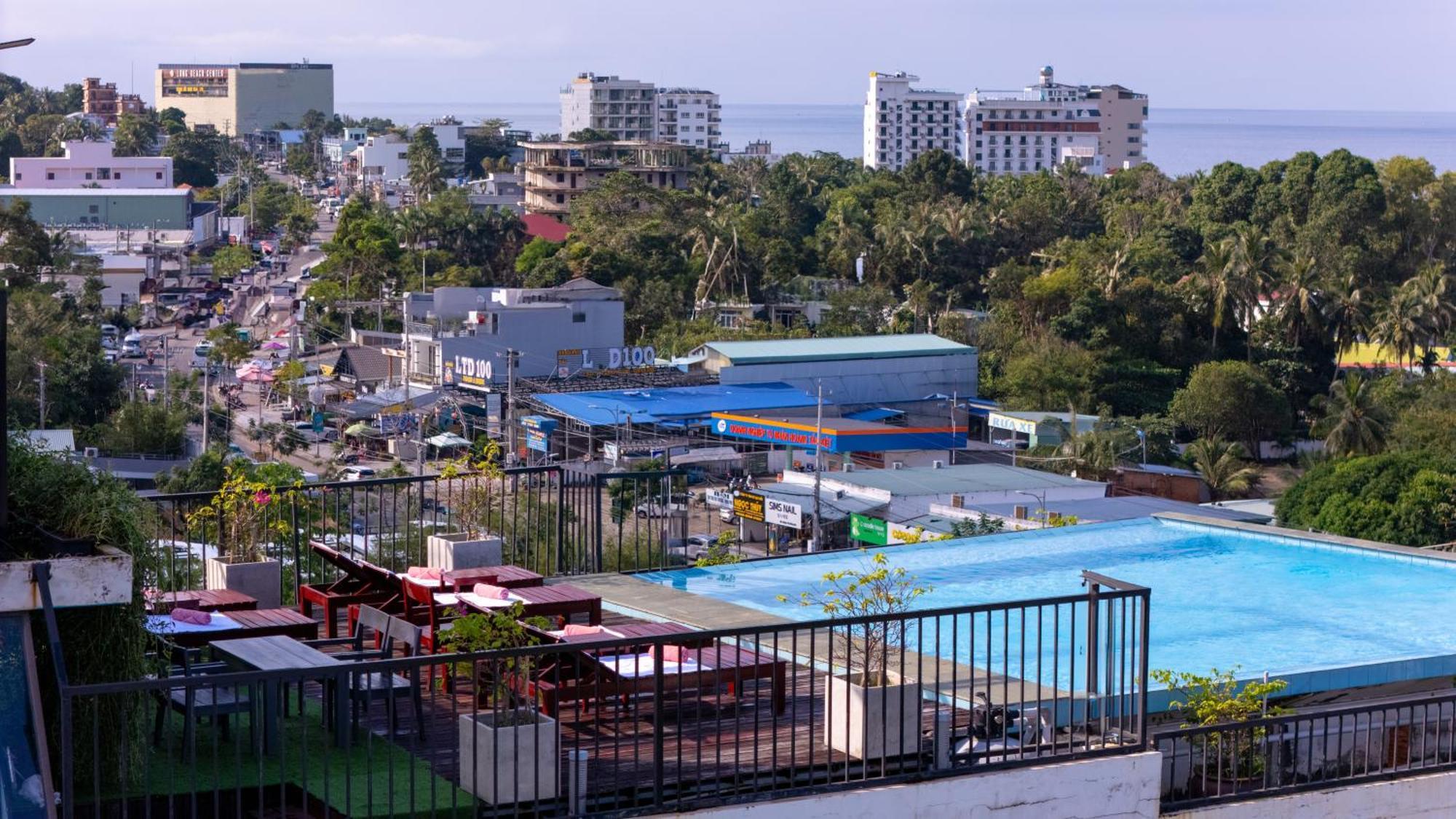 Golden Daisy Hotel Phu Quoc Exterior photo
